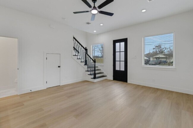 Building Photo - 7956 Bonaire St