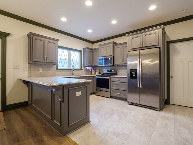 Building Photo - 4063 McKenzie Ln