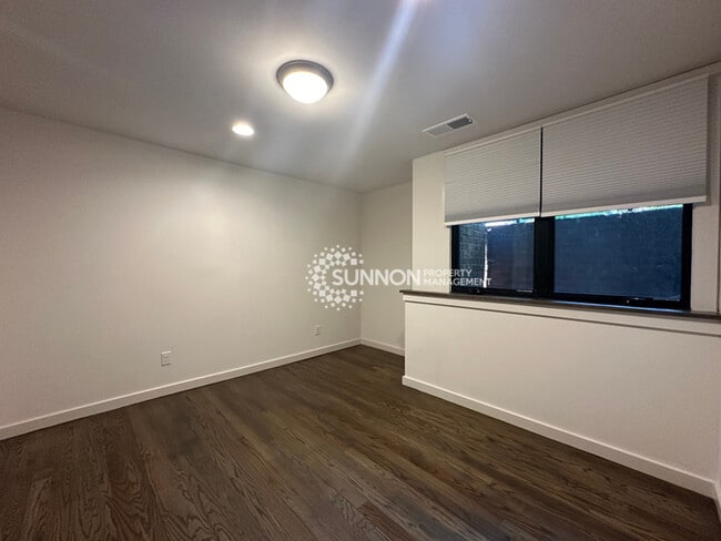Building Photo - 3 Bed 3.5 Bath Townhome in NODA
