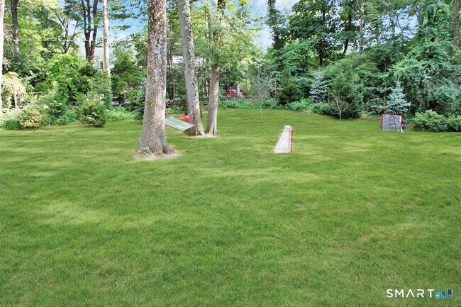 Building Photo - 950 Rock Rimmon Rd