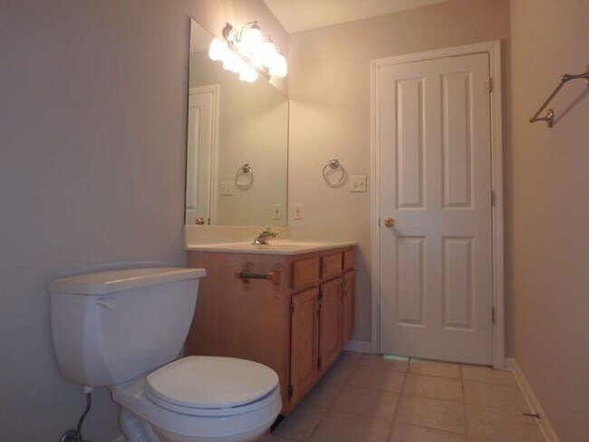 Building Photo - 2303 Silver Leaf Ct