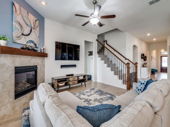Building Photo - Spacious Living, Resort-Style Amenities & Room for Everyone in Copper Creek!