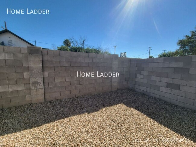 Building Photo - 2301 N 27th St