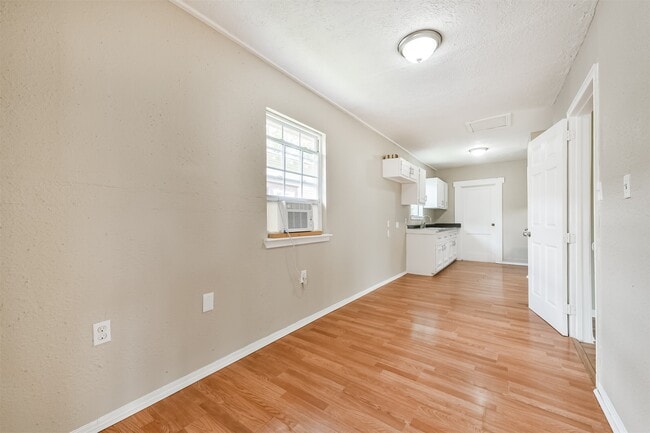 Building Photo - 7615 Ave E
