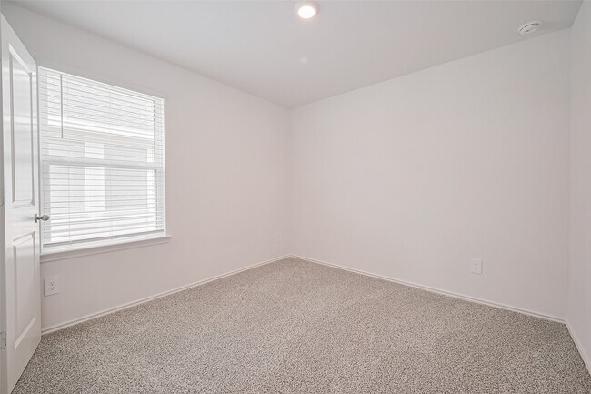 Building Photo - 4207 Zeke Ests Ln