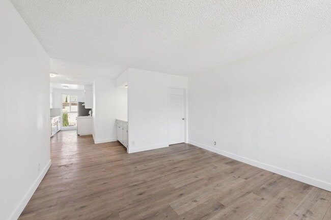 Building Photo - 6828 Fulton Ave