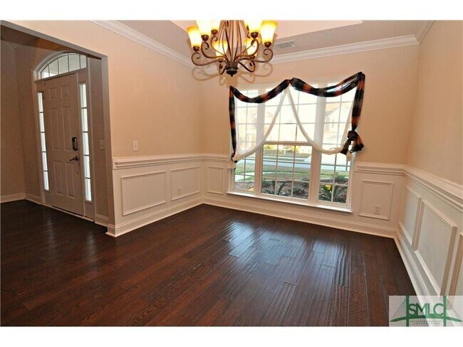Building Photo - 165 Butler Dr