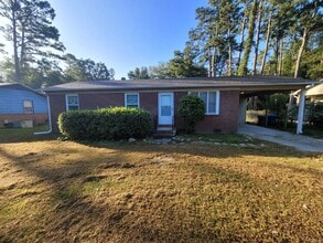 Building Photo - 3 bedroom 2 bath brick ranch in great loaction .