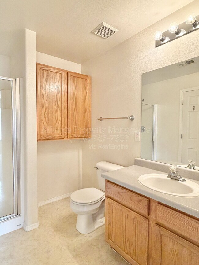 Building Photo - 3870 Strawberry Field Grove