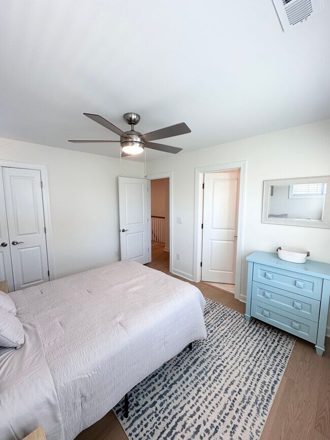 Building Photo - 2024 Built | Fully Furnished Modern Oceanf...