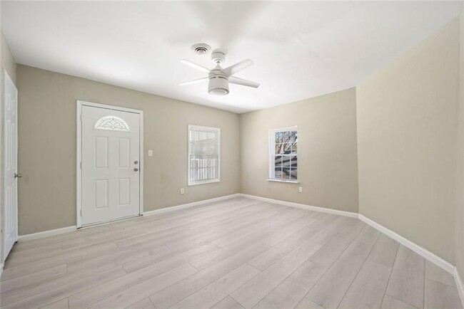 Building Photo - 92 Ormond St SE