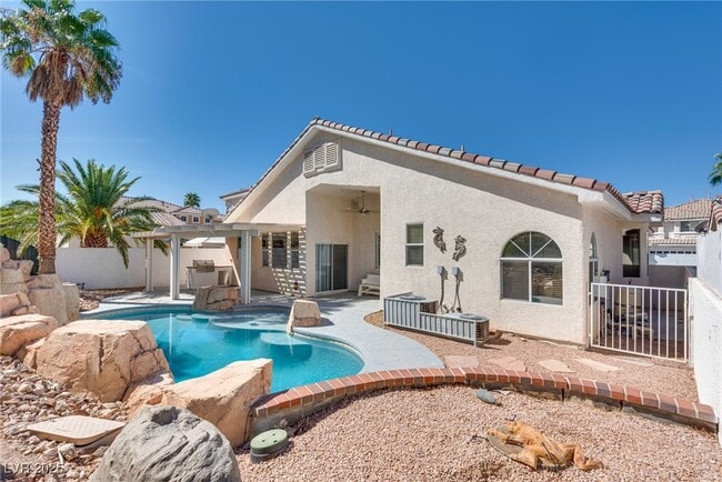 Building Photo - 1340 Rolling Sunset St