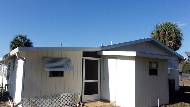 Building Photo - 10015 SW 90th Ct