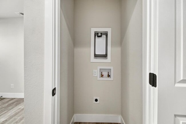 Building Photo - Home for Rent in  Midtown, Sacramento!  2 Bed/ 2 Bath