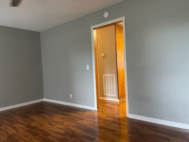 Building Photo - 141 Quita Cir