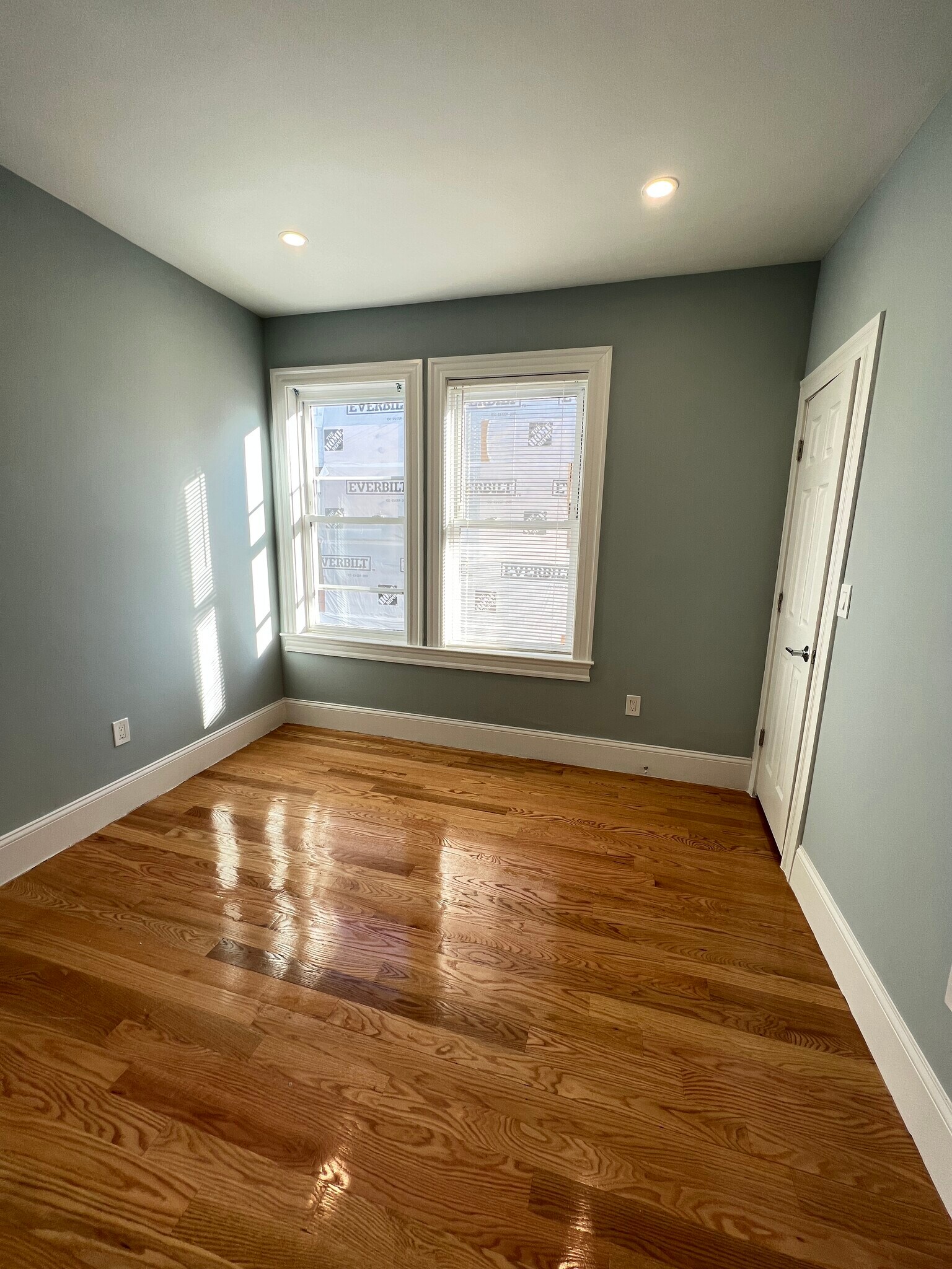 Building Photo - 73 Winchester St