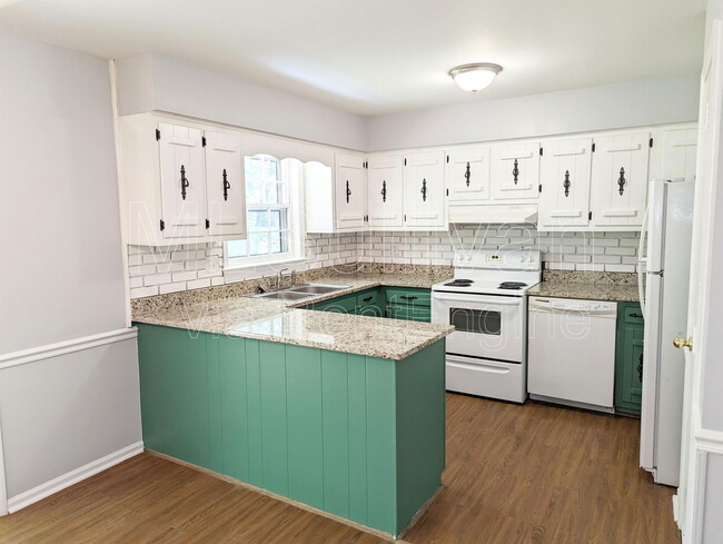 Building Photo - 1214 Cedar Creek Dr