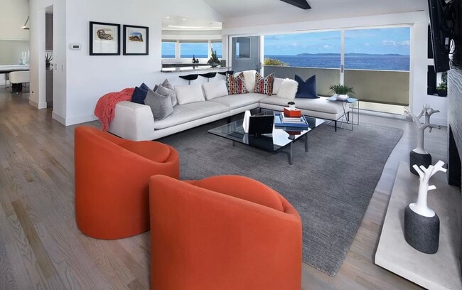 Building Photo - 766 Pelican Dr