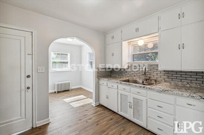 Building Photo - 1411 Potomac Dr