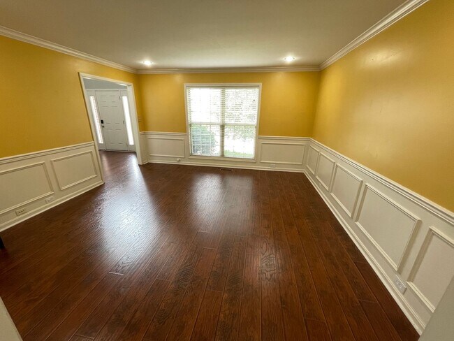 Building Photo - 10916 Collington Dr
