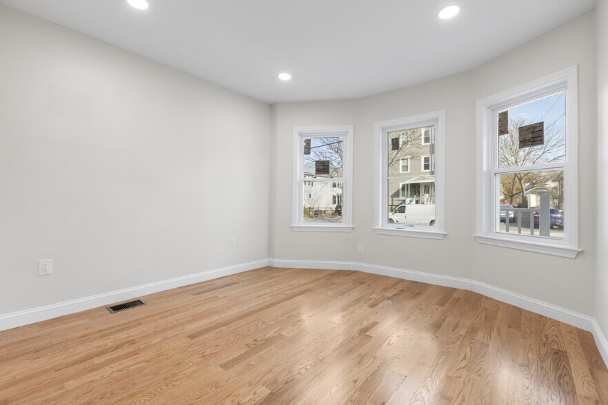 Building Photo - 322 Jefferson Ave