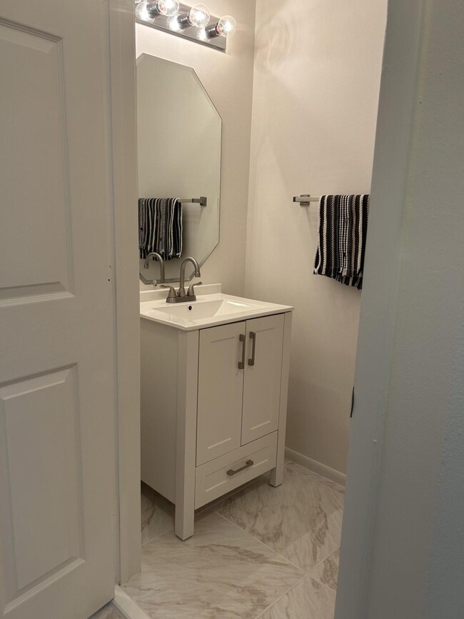 Building Photo - 9589 Tavernier Dr