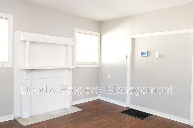 Building Photo - 2009 Camden St