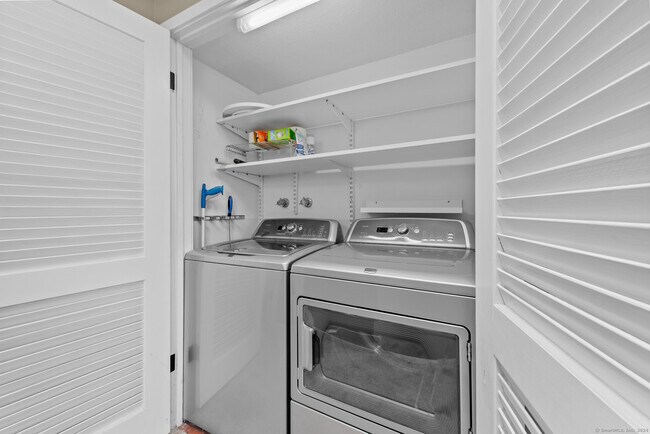 Building Photo - 50 Mallard Dr