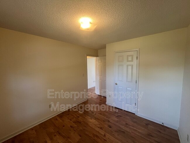 Building Photo - 3931 Long Creek Rd