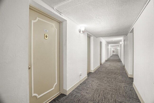 Building Photo - 22615 SW 66th Ave