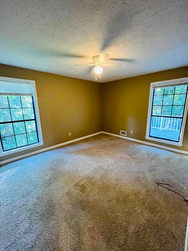 Building Photo - 125 Roseberry Ln
