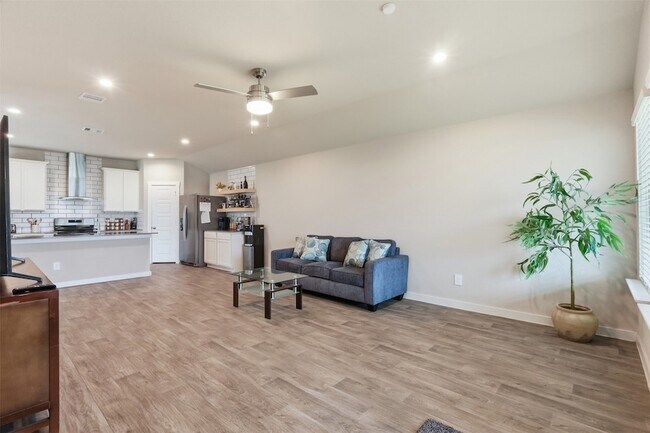 Building Photo - 2915 Newington Ln