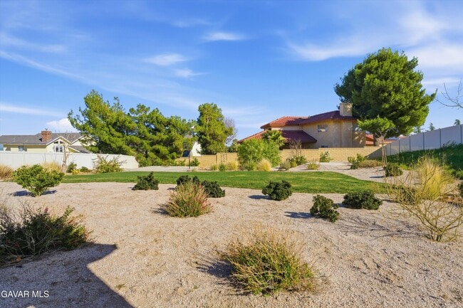 Building Photo - 41638 Cielo Vista Dr