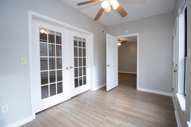 Building Photo - 3001 Village Creek Dr
