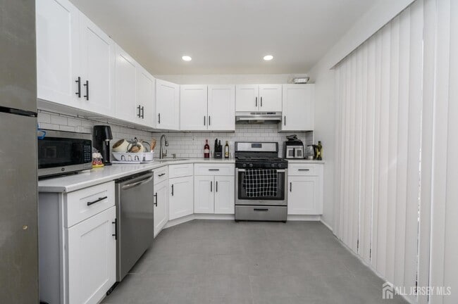 Building Photo - 57 Boston St