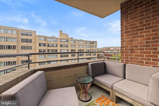 Building Photo - 1401 17th St NW