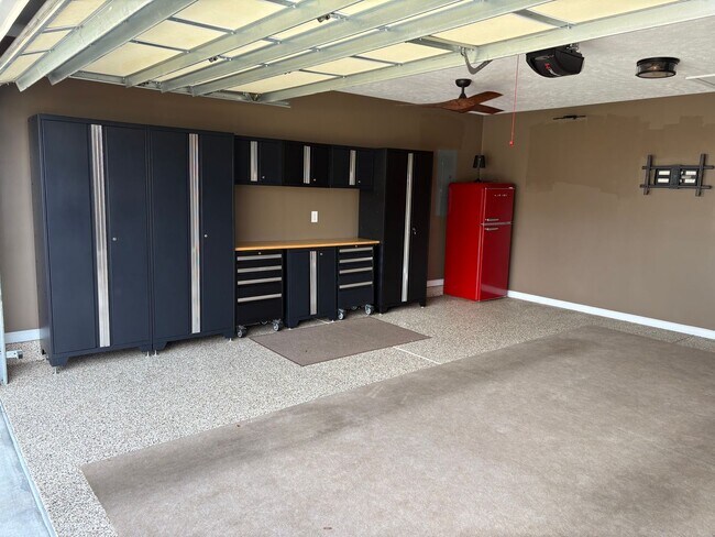 Building Photo - 3154 Shorecrest Bay Dr