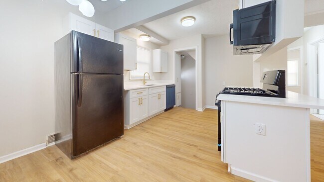 Building Photo - Well-Maintained 3-Bedroom Home for Lease in Warren