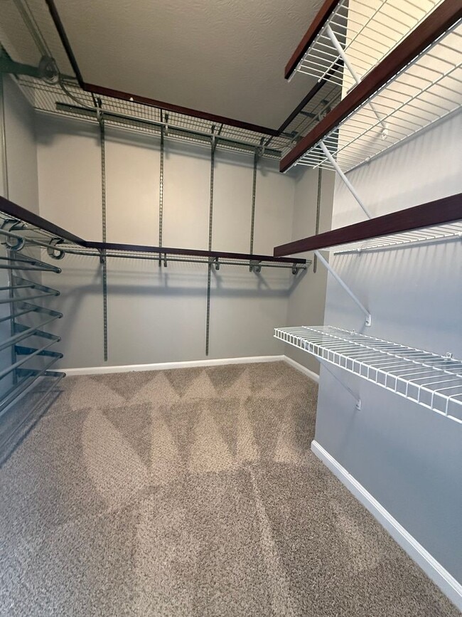 Building Photo - 5604 Vintage Pl