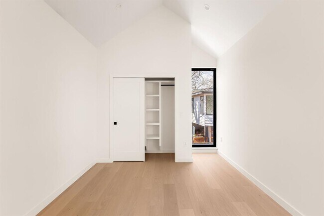 Building Photo - 3412 Gonzales St