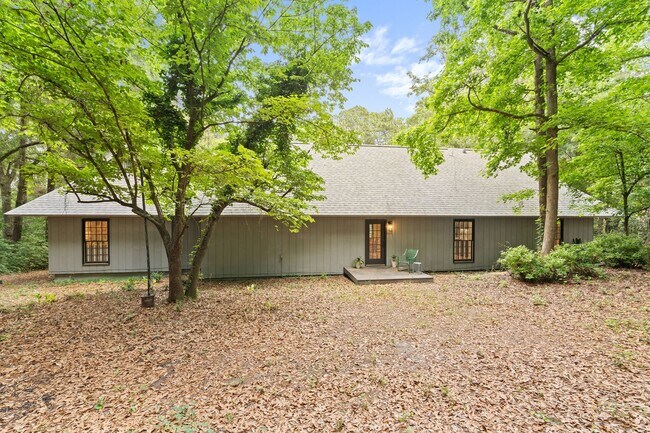 Building Photo - 211 Wendwood Dr