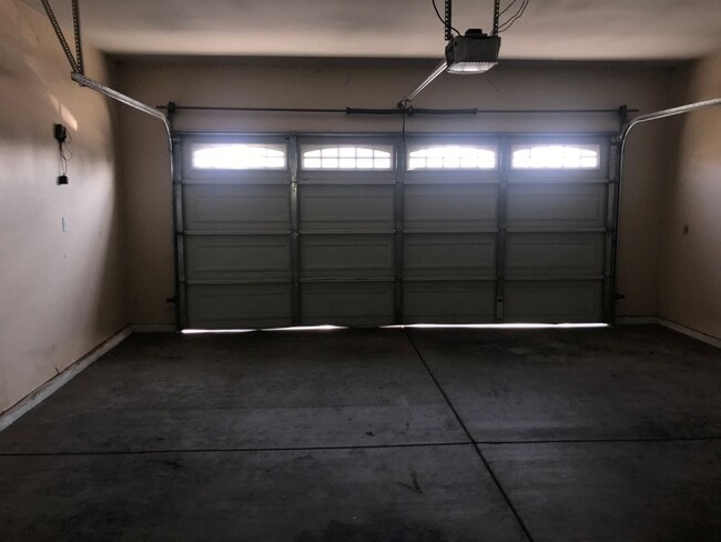 Building Photo - 935 S Fulgham St