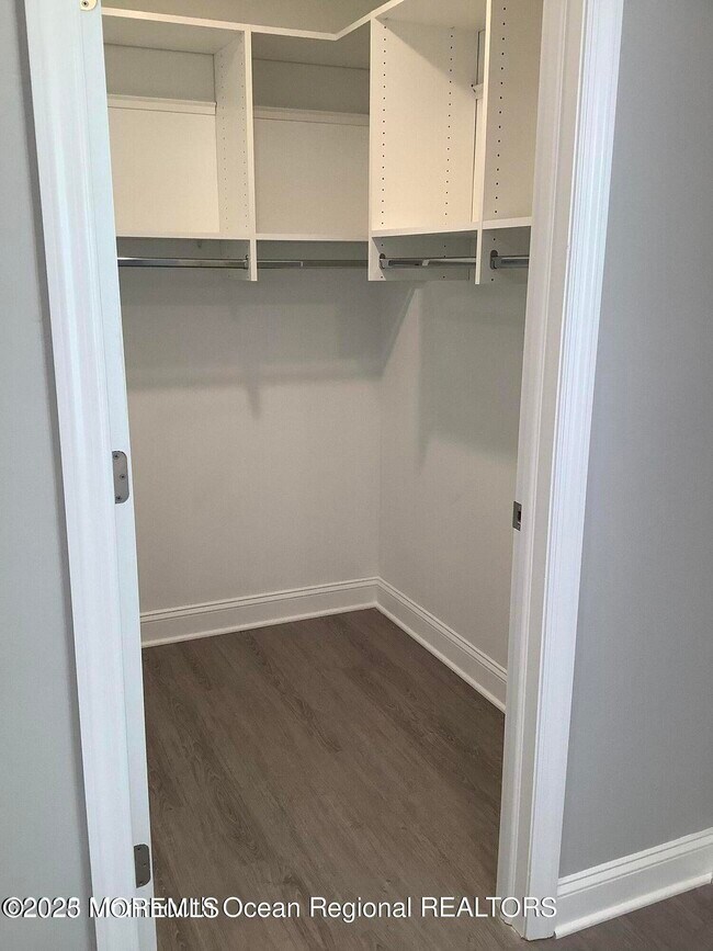 Building Photo - 506 Harding Rd