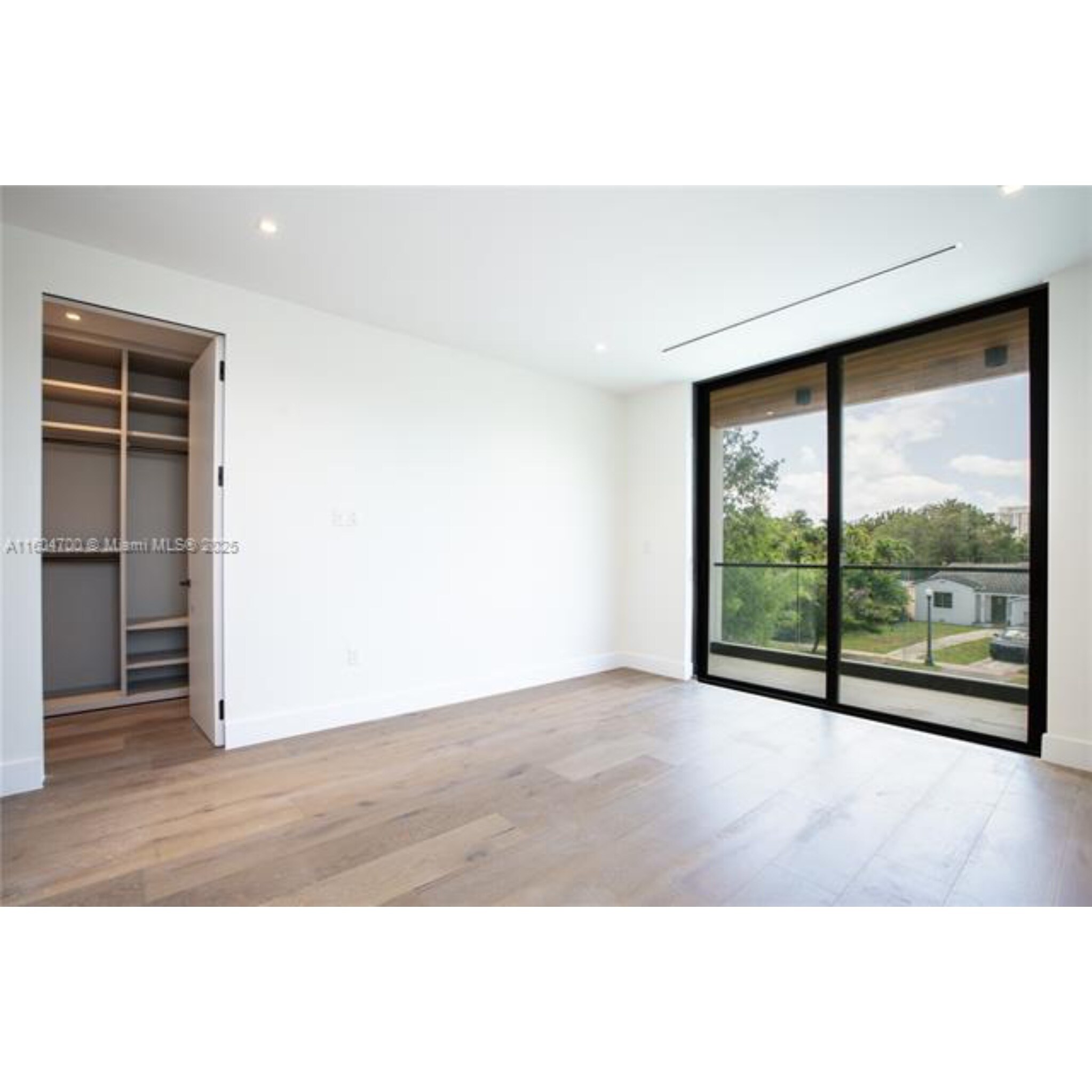 Building Photo - 345 W 46th St