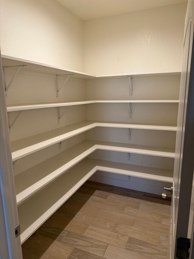 Building Photo - Charming 3 bedroom 2 bathroom with an office, located in Quail Run