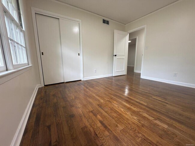 Building Photo - 1406 Beaumont Dr