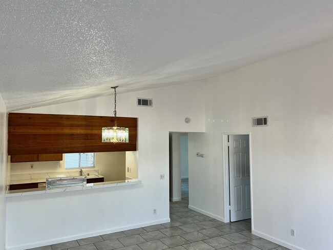 Dining room - 37273 Bankside Dr