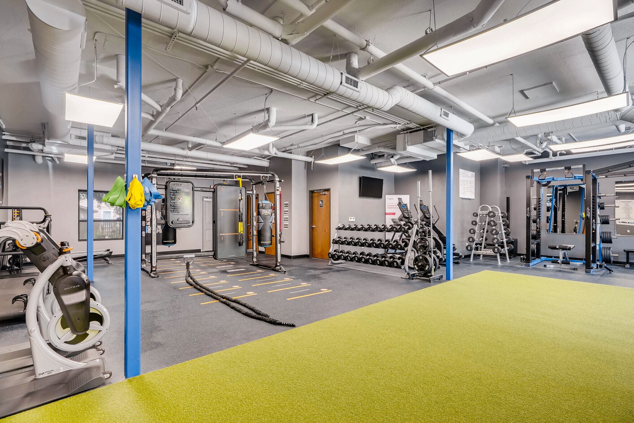 Building Photo - 928 Travis Ave