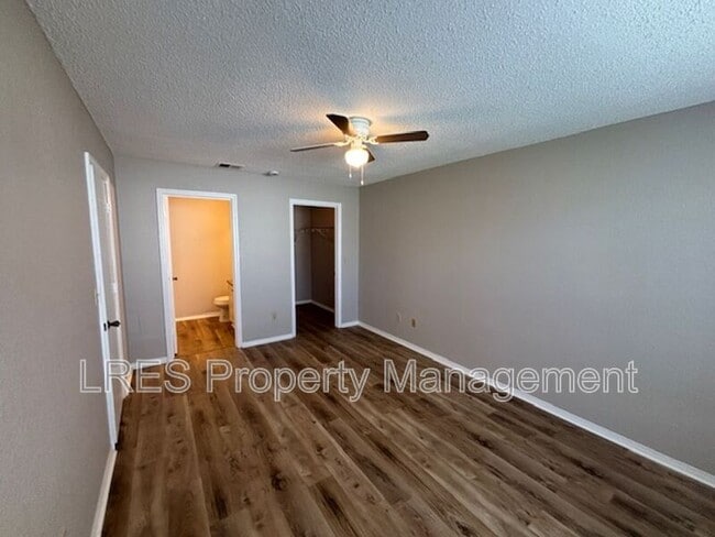 Building Photo - 2550 N Alafaya Trail