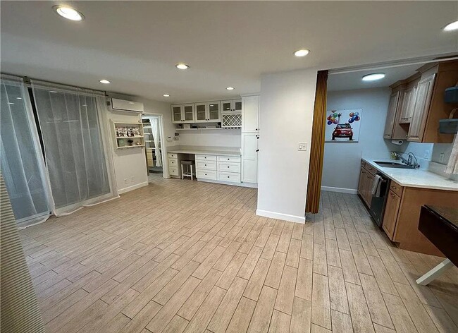 Building Photo - 465 S Los Robles Ave